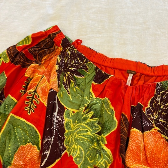 FREE PEOPLE off the shoulder pattered crop top - Picture 2 of 9